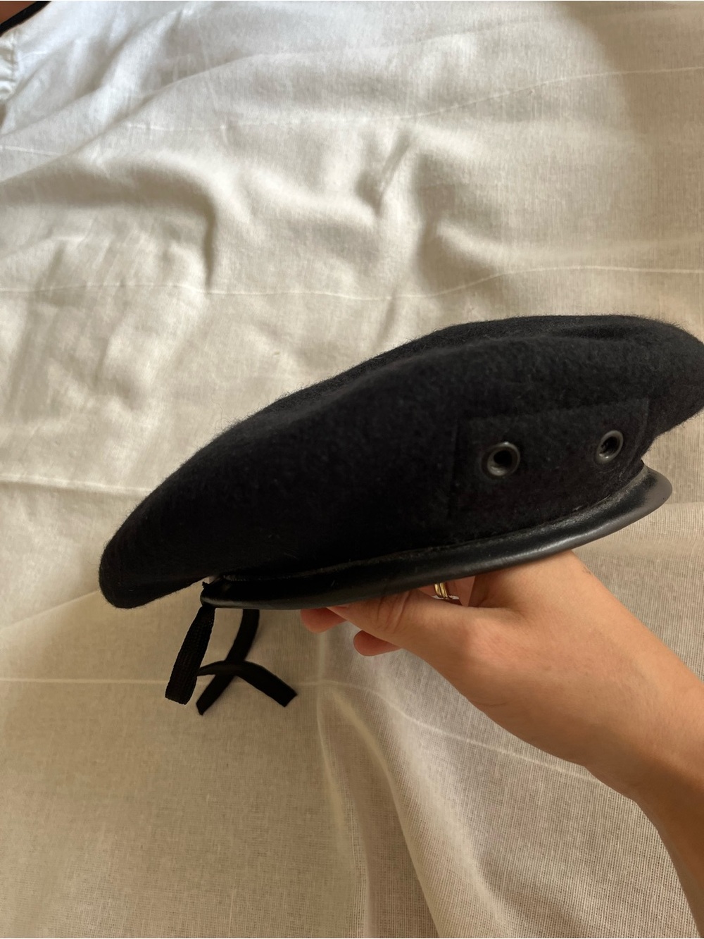 Black Wool Beret with Leather Trim🐦⬛🍁🖤